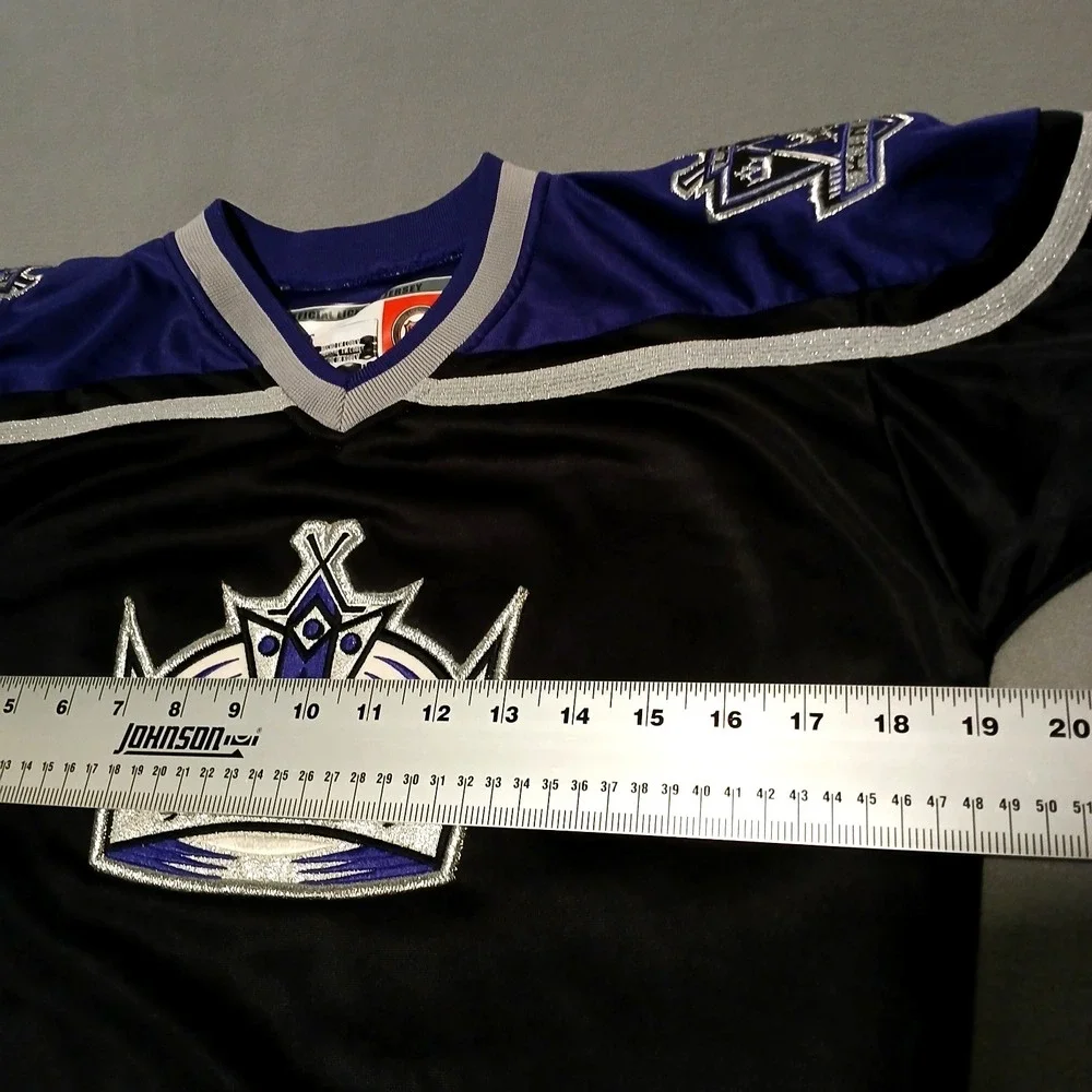 VTG CCM LA Kings Women's Hockey Jersey XS Purple NHL Embroidered For‎ Her Retro